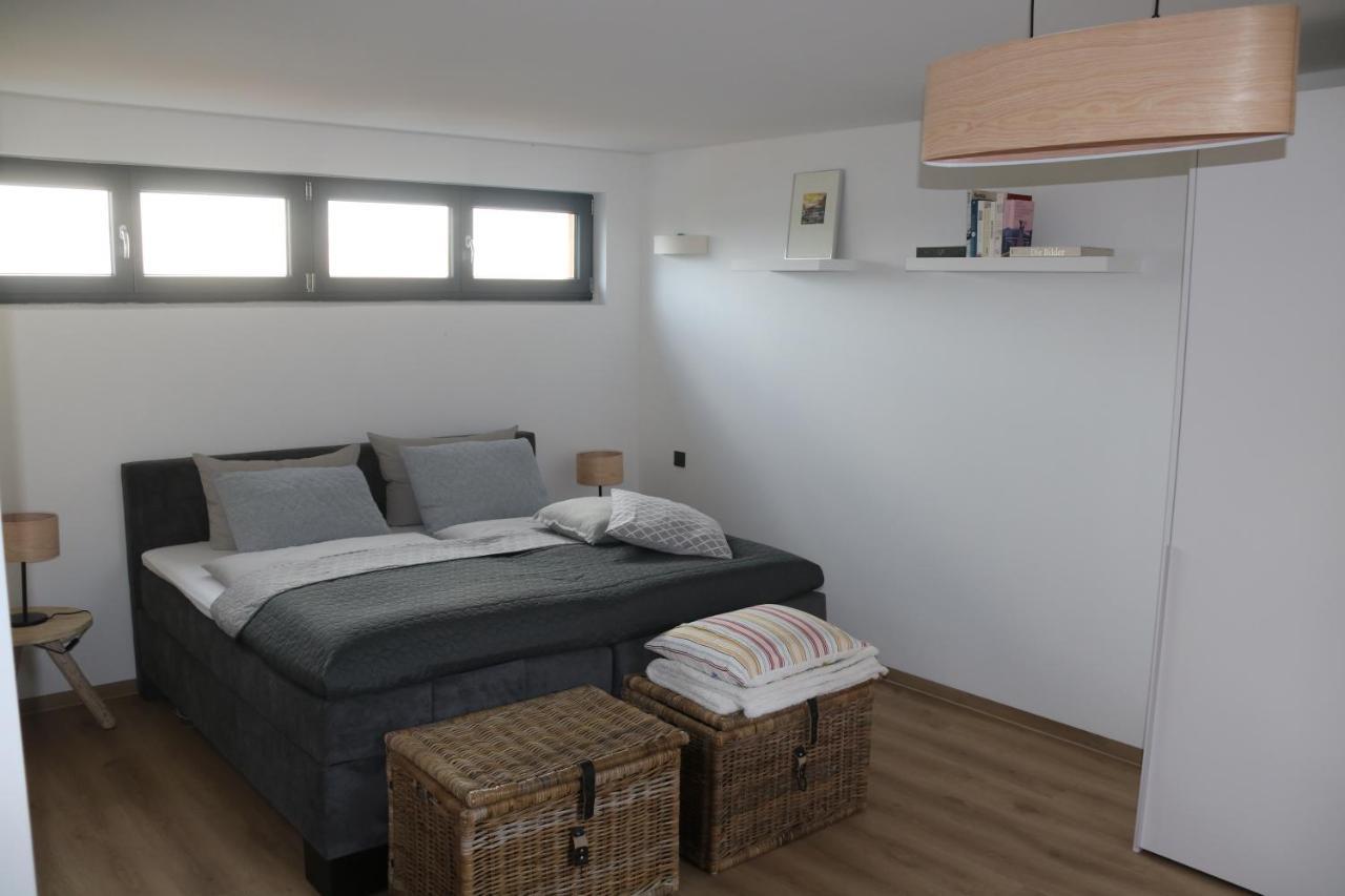 Moderne Barrierefreie Wohnung Auf Dem Land Bei Neuruppin Lichtenberg  Luaran gambar
